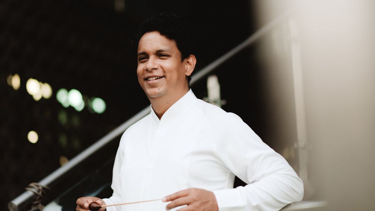 Conductor Sebastián Serrano-Ayala